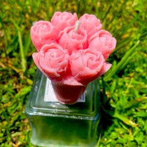 Rose bouquet candle